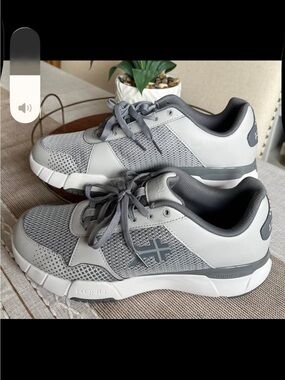Kuru Quantum 2 Men's Gray Athletic Sneakers - Lightweight Comfort. New in Box